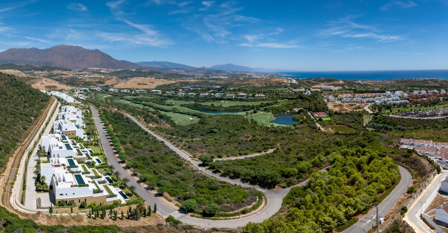 Casares Lake Essence — 18