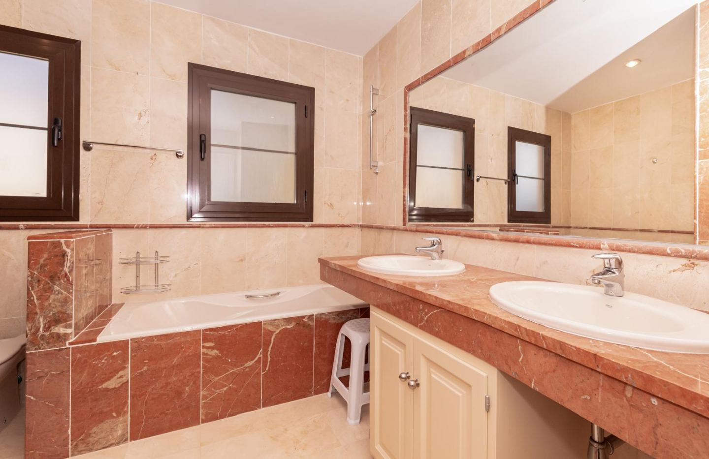 Appartement 4 chambres — 3