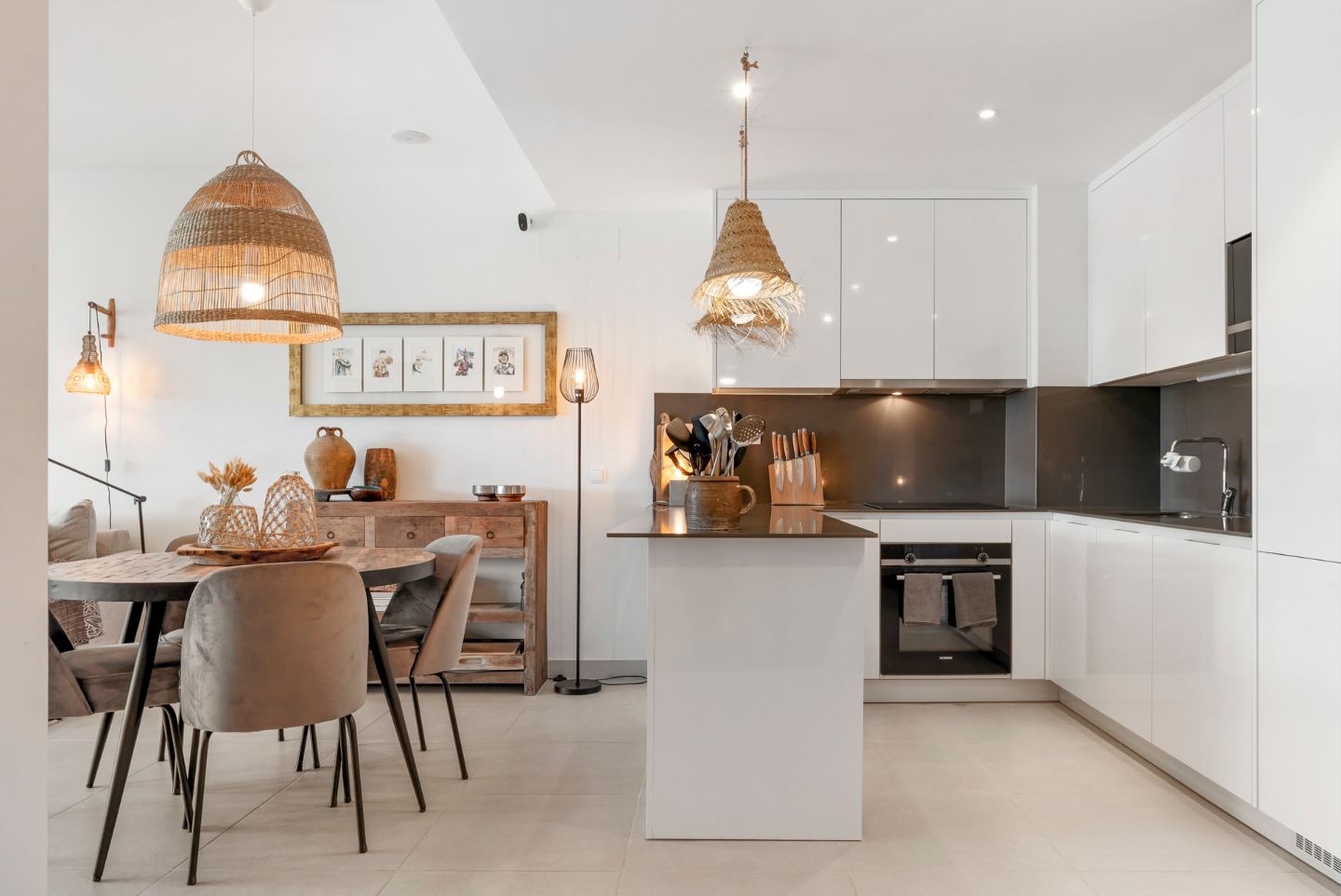 Rez-de-chaussée moderne avec jardin privé — 3