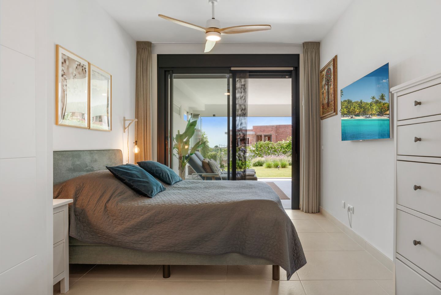 Rez-de-chaussée moderne avec jardin privé — 12