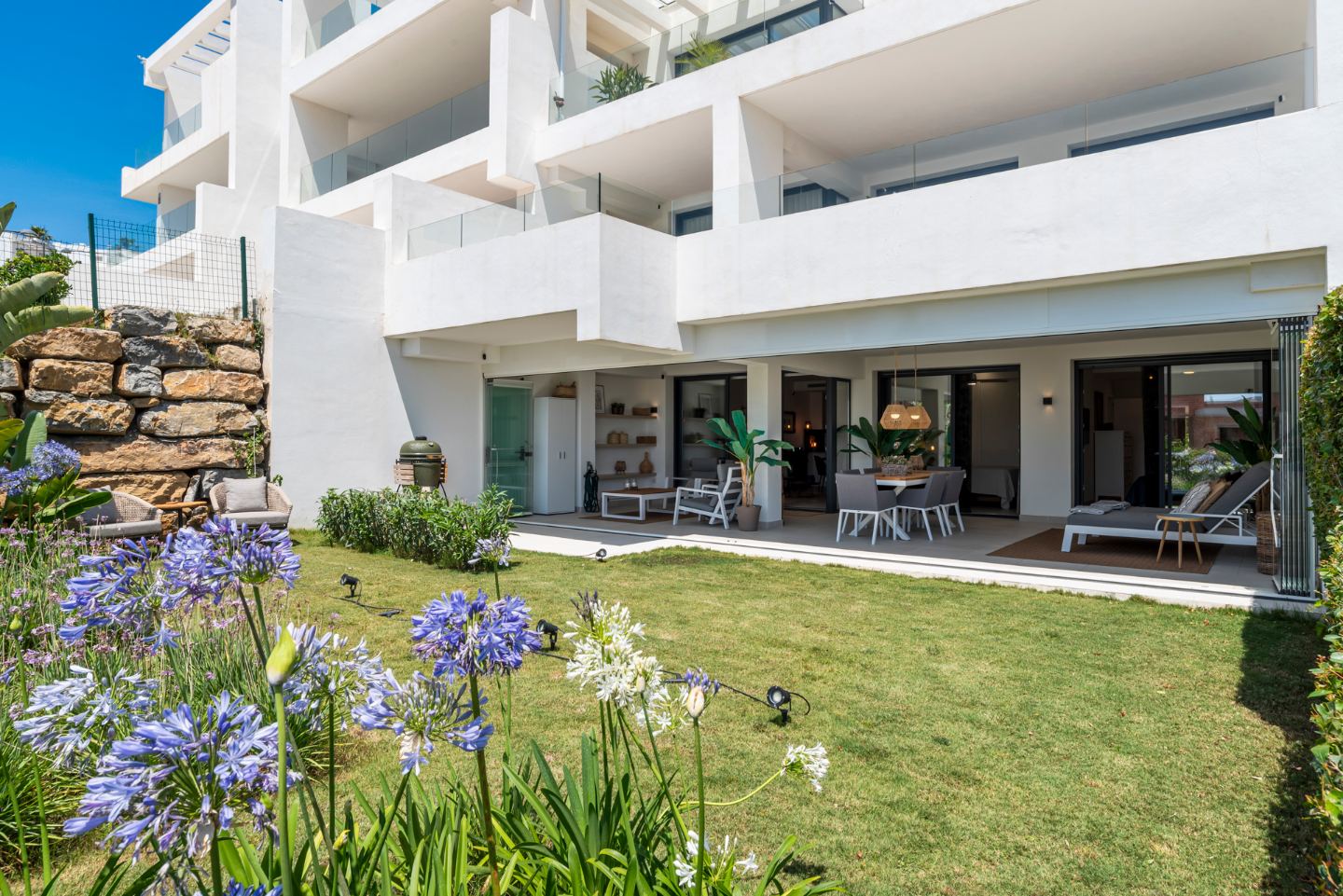 Rez-de-chaussée moderne avec jardin privé — 15
