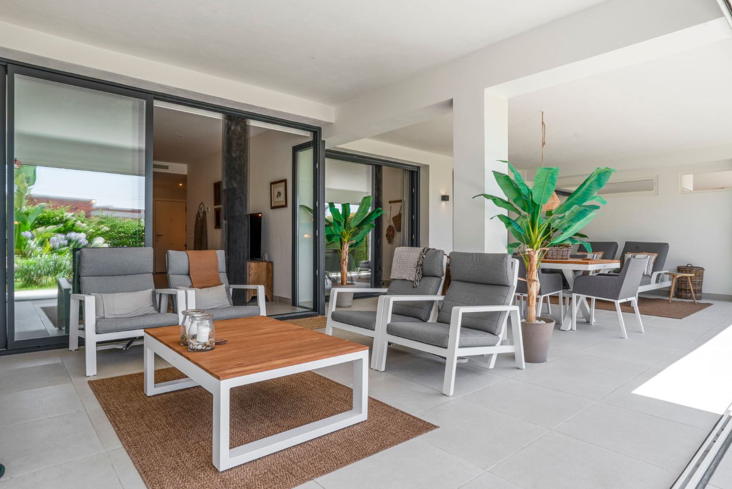 Rez-de-chaussée moderne avec jardin privé — 19