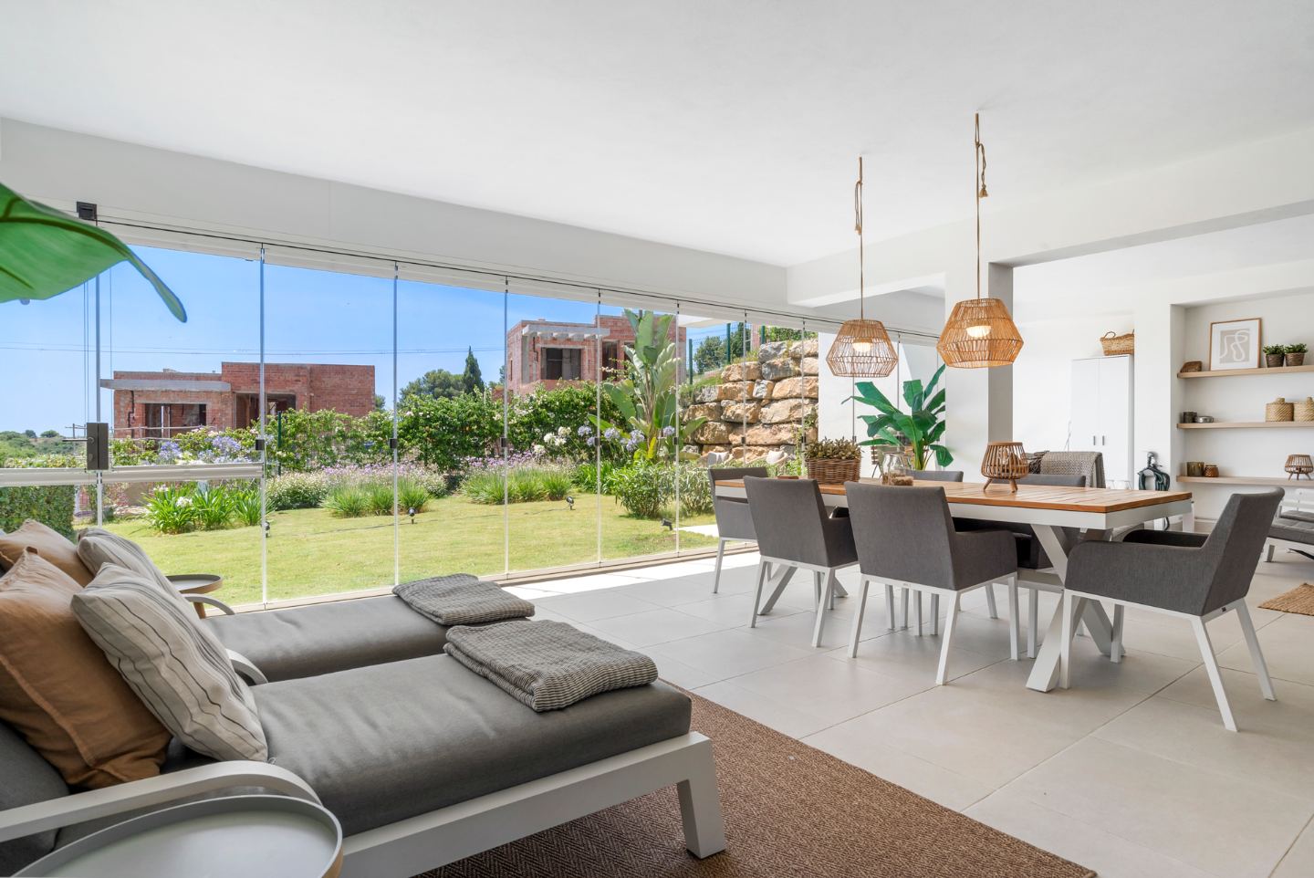 Rez-de-chaussée moderne avec jardin privé — 21
