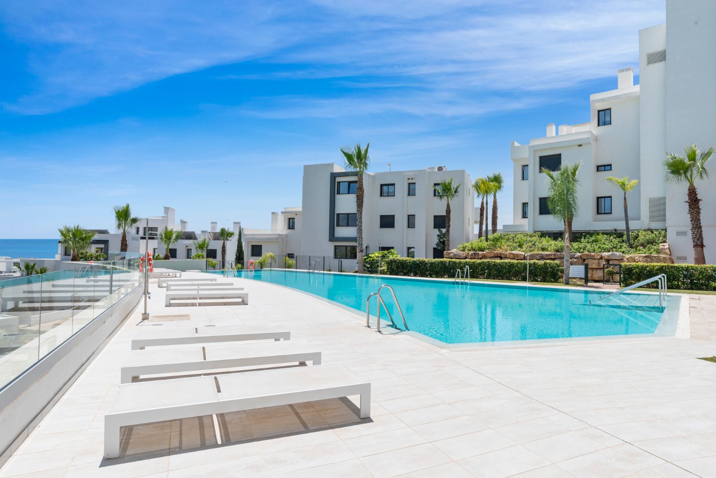 Rez-de-chaussée moderne avec jardin privé — 24