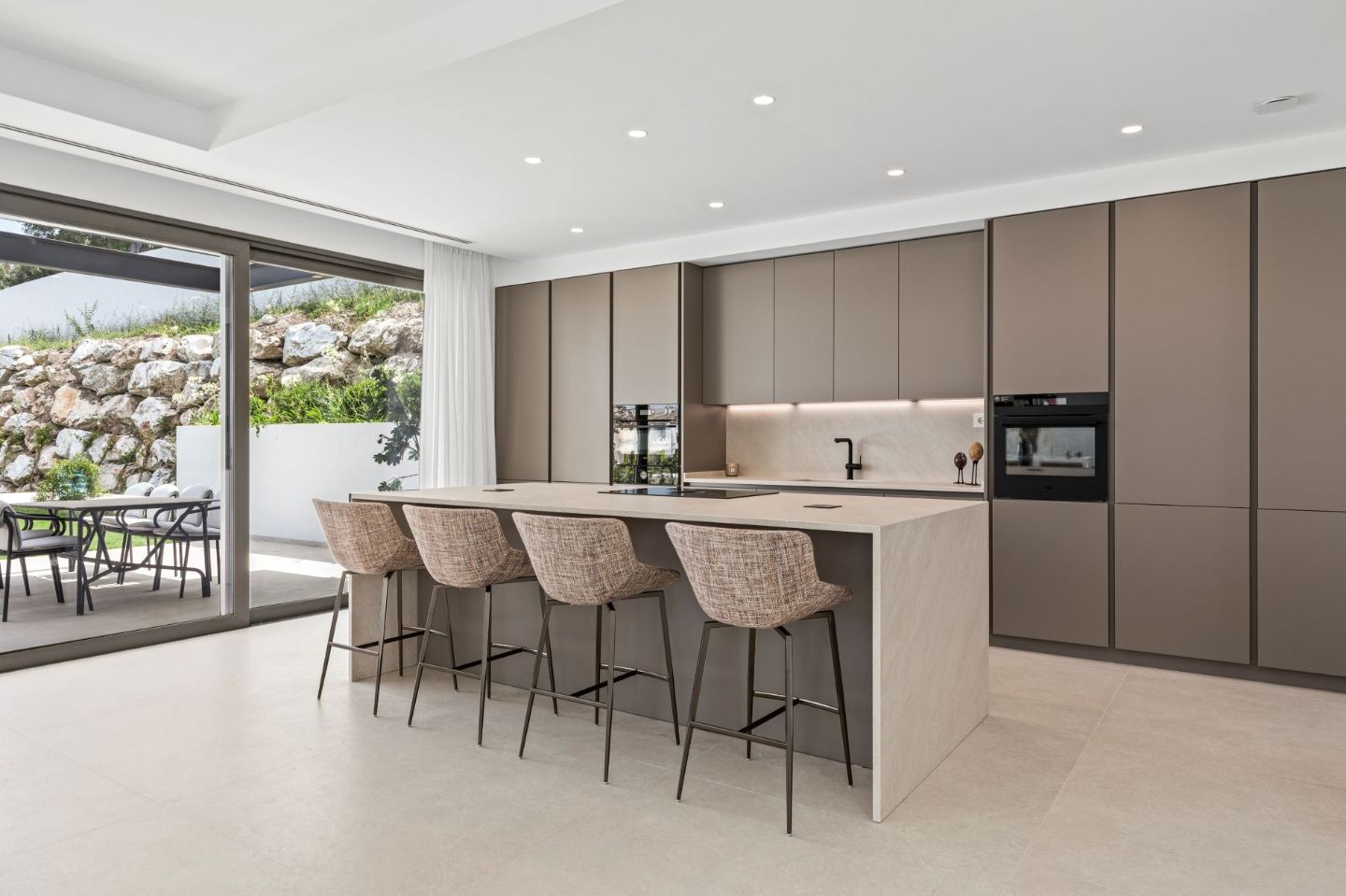 Villa moderne clé en main à Benahavís | Design haut de gamme et intimité — 8