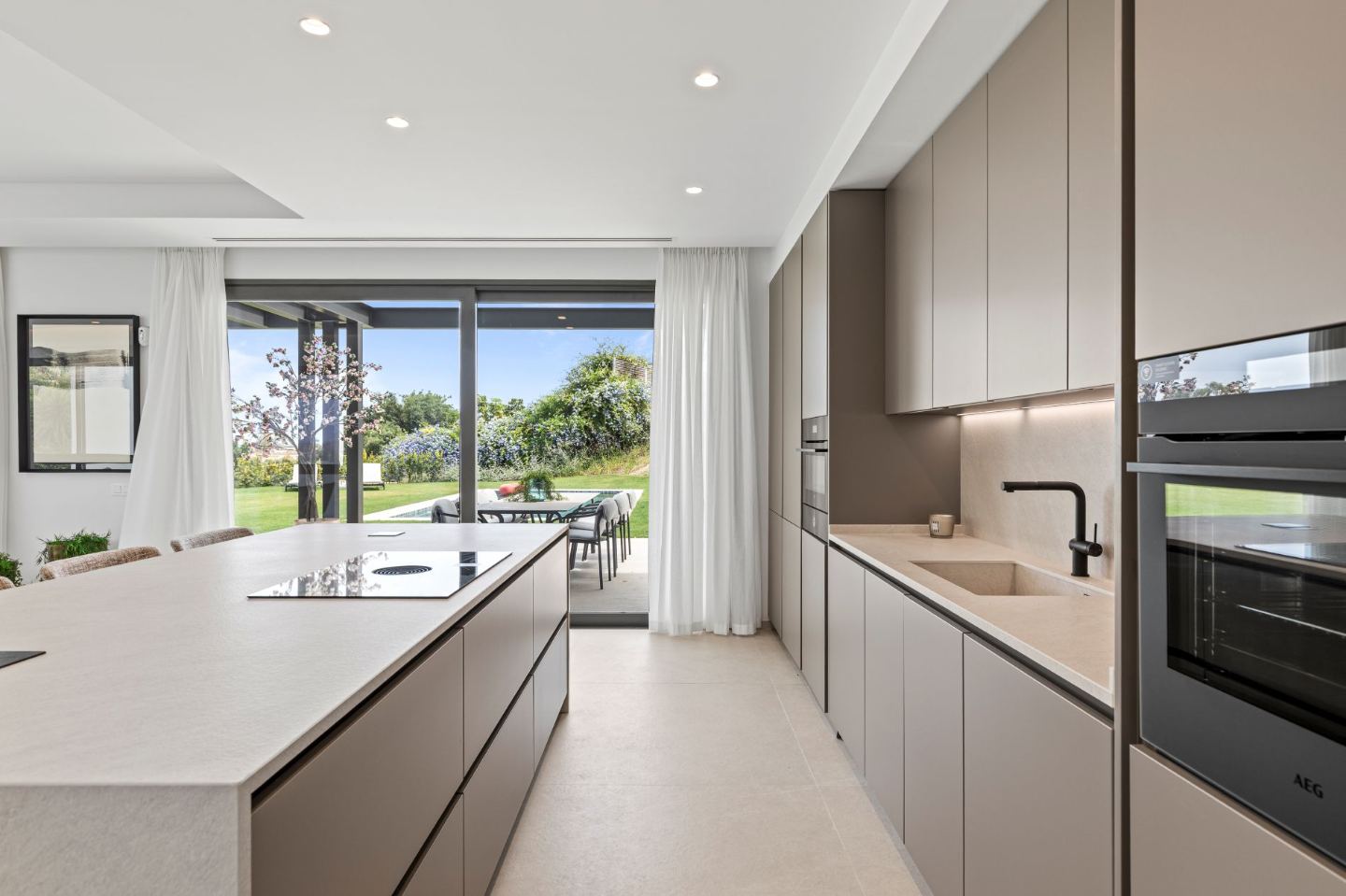 Villa moderne clé en main à Benahavís | Design haut de gamme et intimité — 9